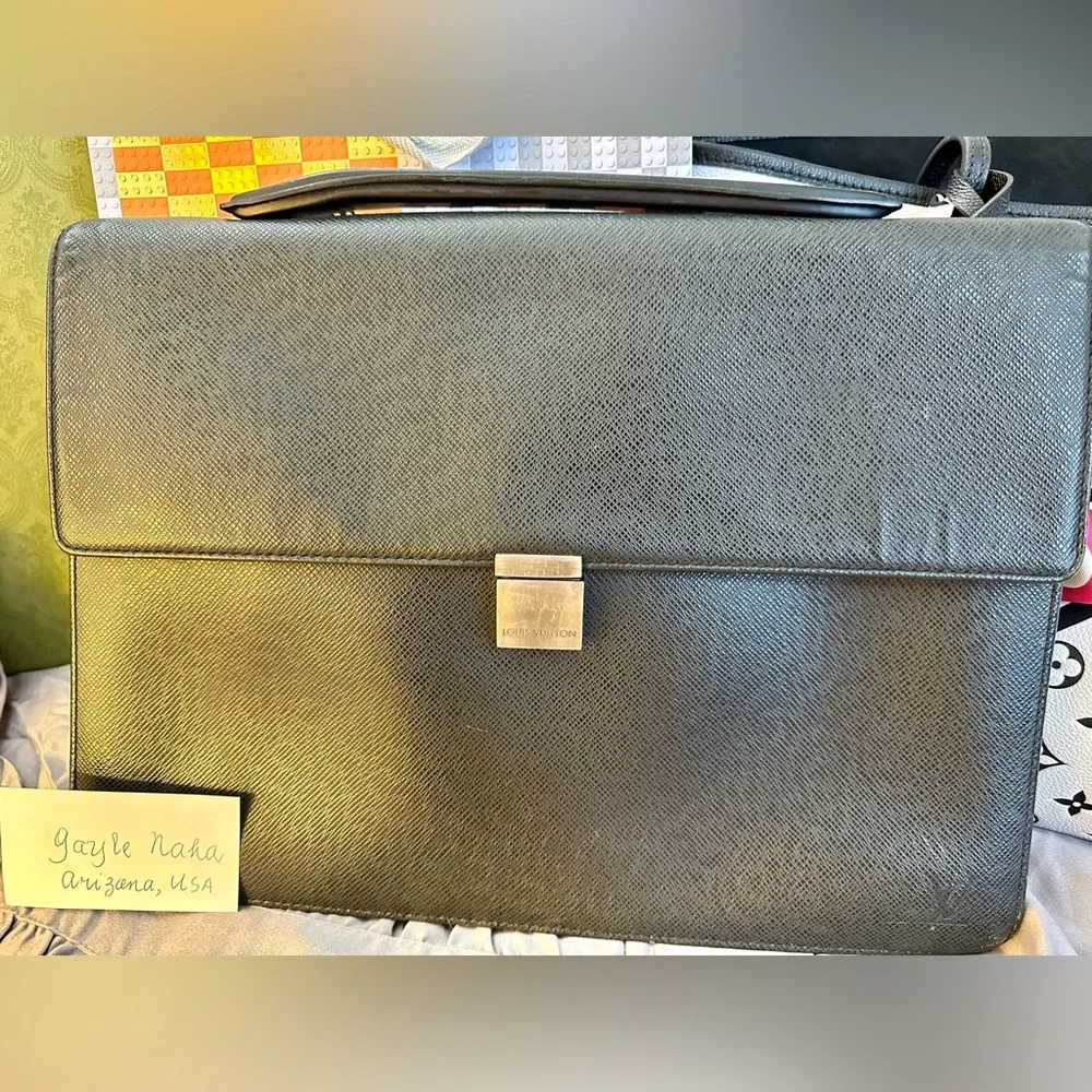 Auth Louis‎ Vuitton Black Taiga Porto Document Angara